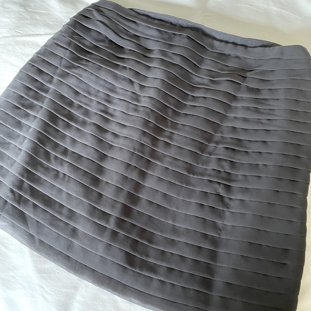 Pretty pleated Banana Republic Skirt size 4